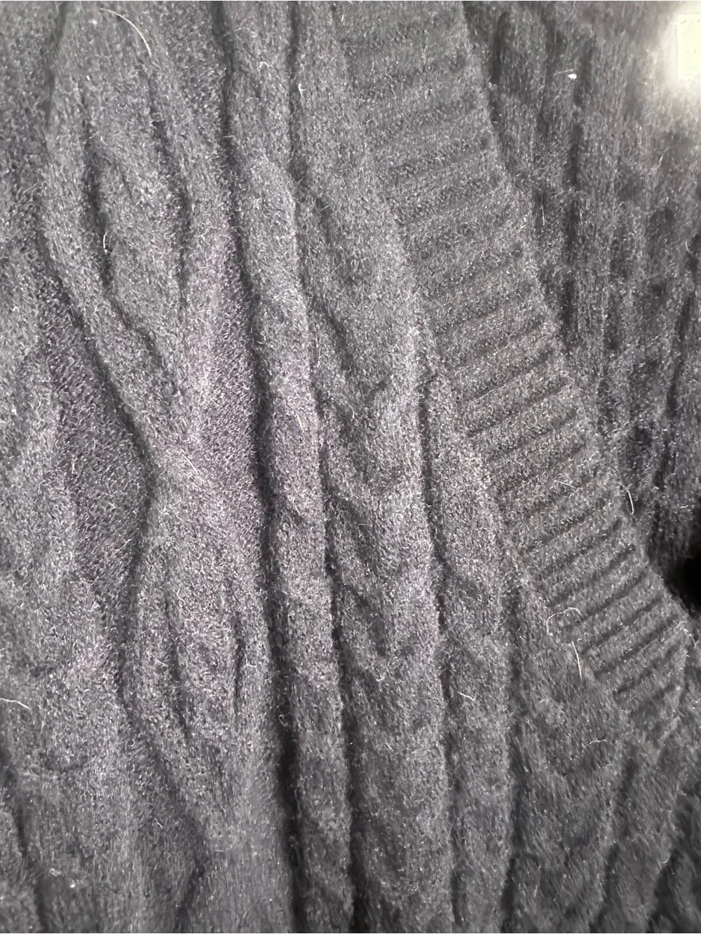 entro Women's Cable-Knit V-Neck Sweater Vest - Black